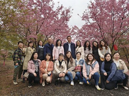 逐夢新時(shí)代  巾幗綻芳華